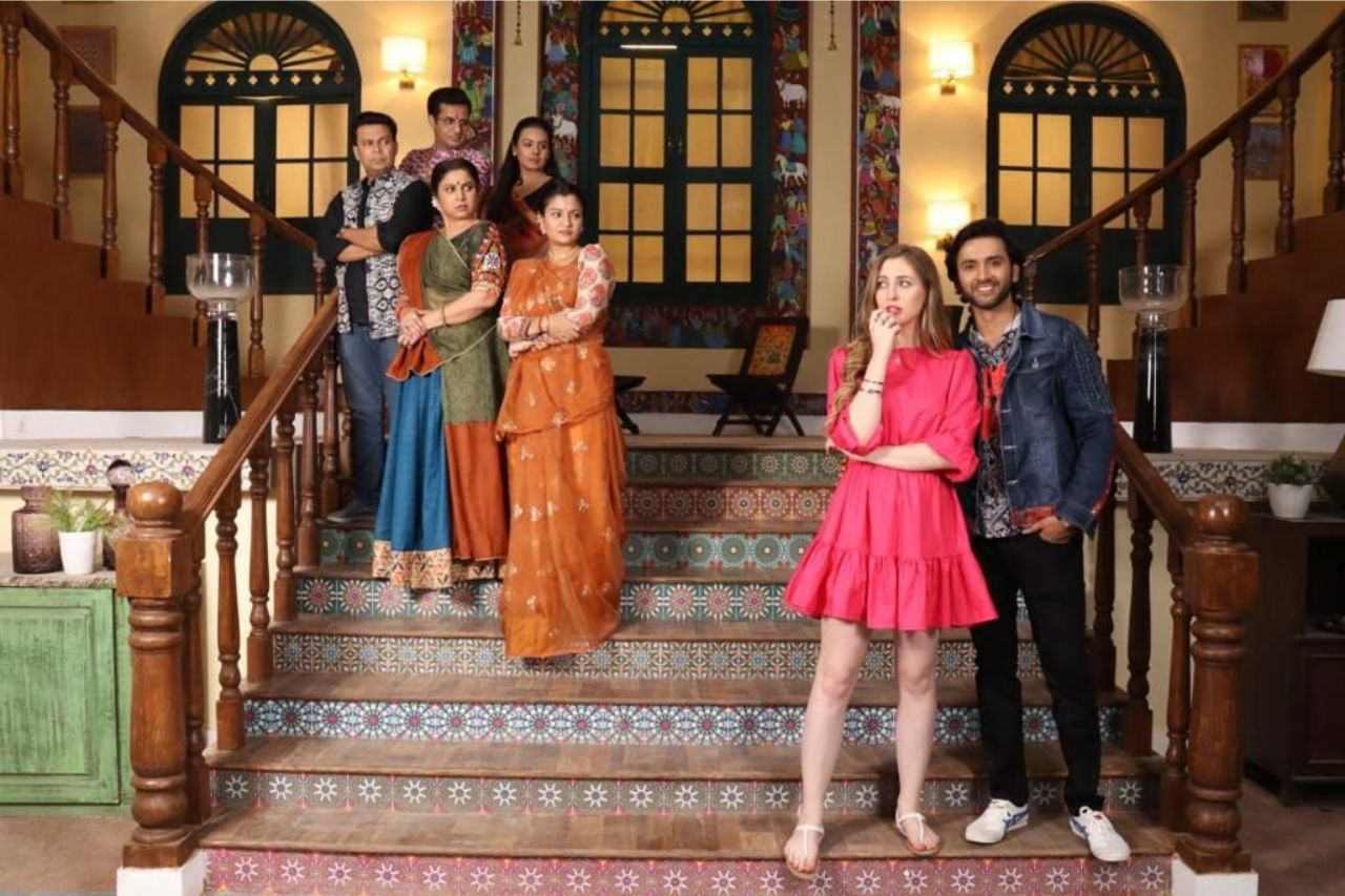 Star Plus's 'Anandi Baa aur Emily' brings back the nostalgic 90s popular comedy series Tu Tu Main Main but with a twist!