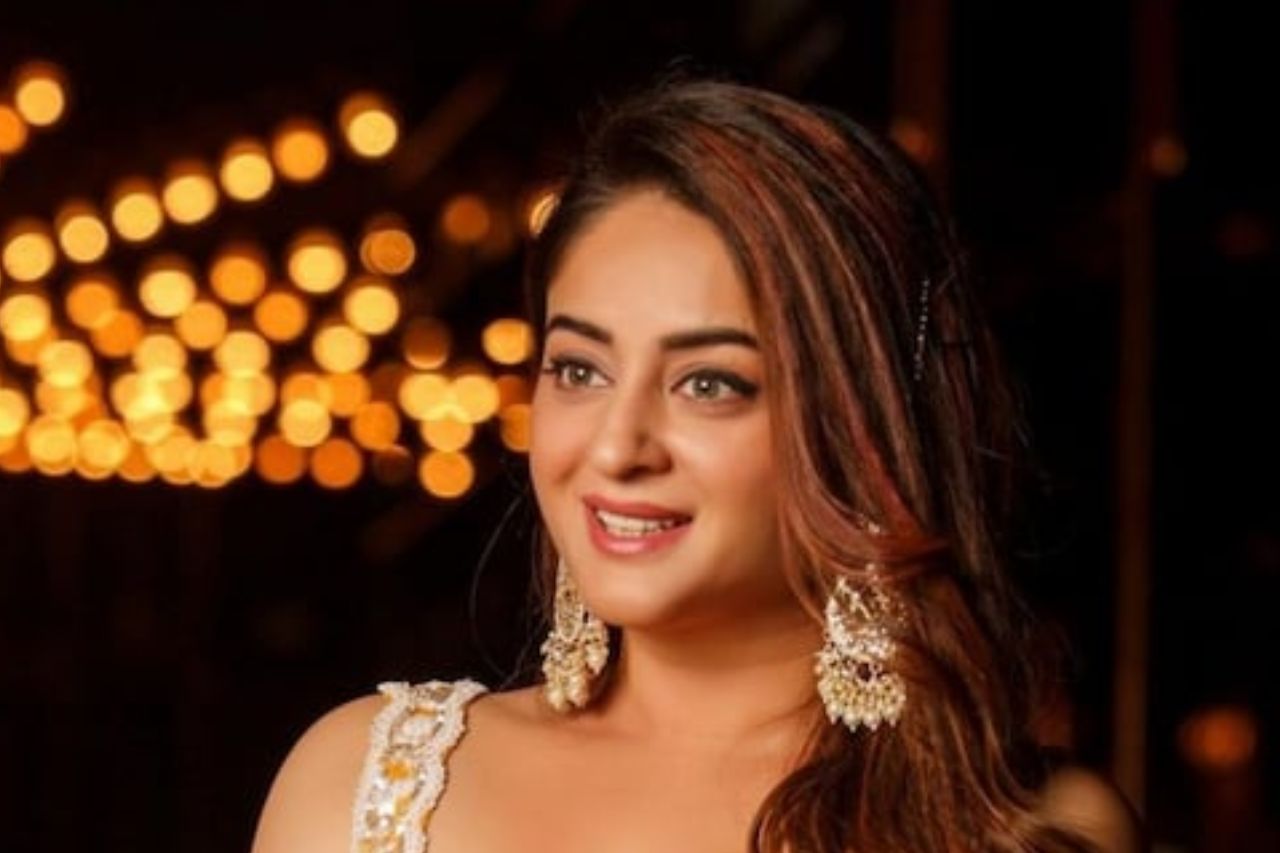 Mahi Vij was threatened by her cook to stab the kids and her?