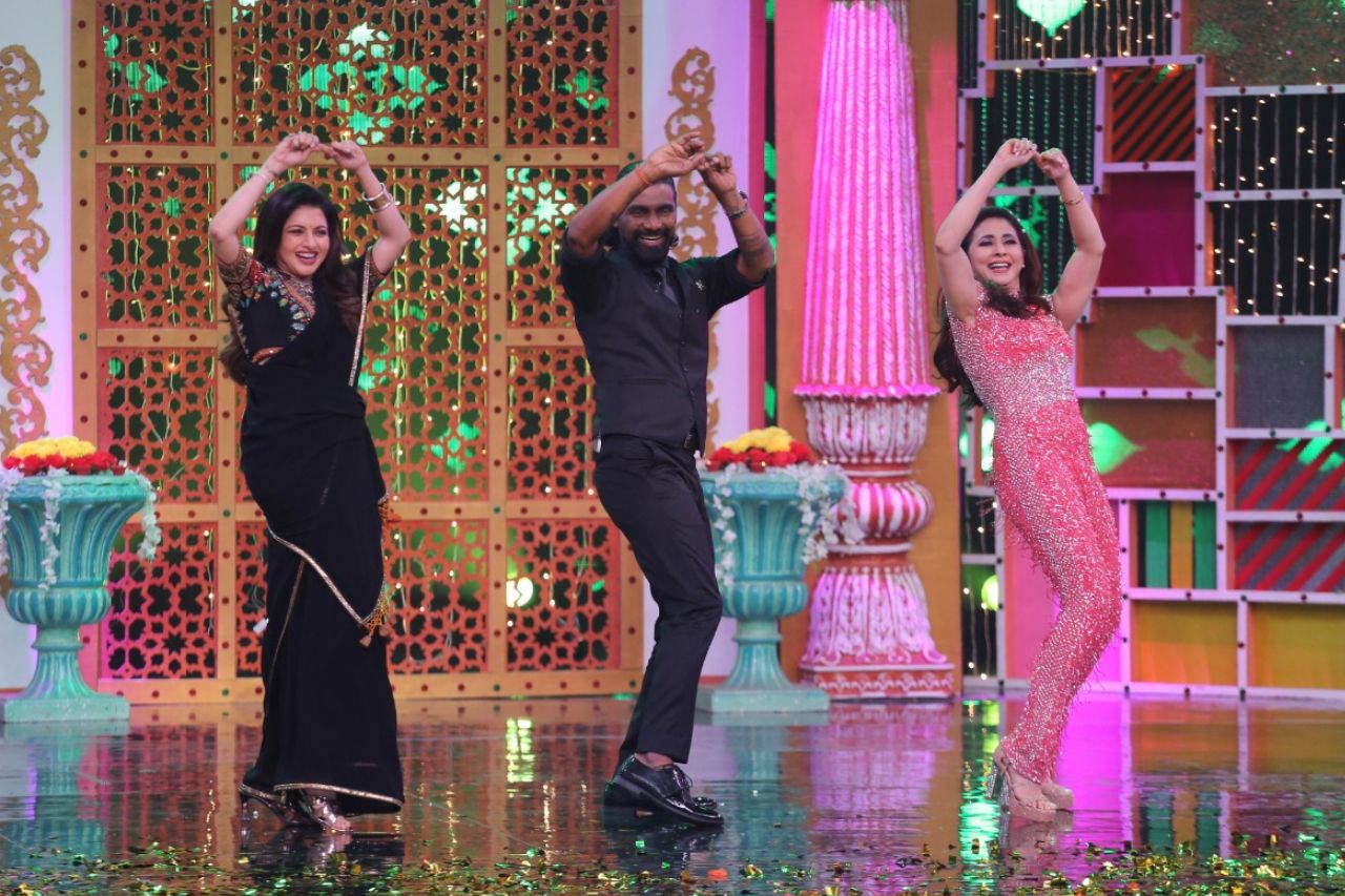 Remo, Bhagyashree and Urmila shake a leg on Bollywood’s famous song ‘Pinga’ on the sets of DID Super Moms