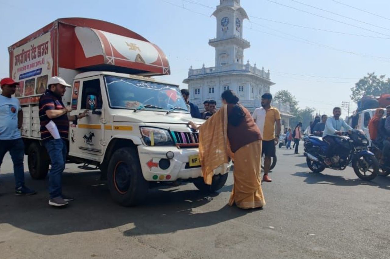 The list of the next program of Star Bharat' Aashao Ka Savera... Dheere Dheere Se visits Ujjain city for a round trip.